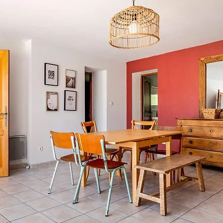La Romana Pour 12 Personnes Avec Piscine Privee A Nimes